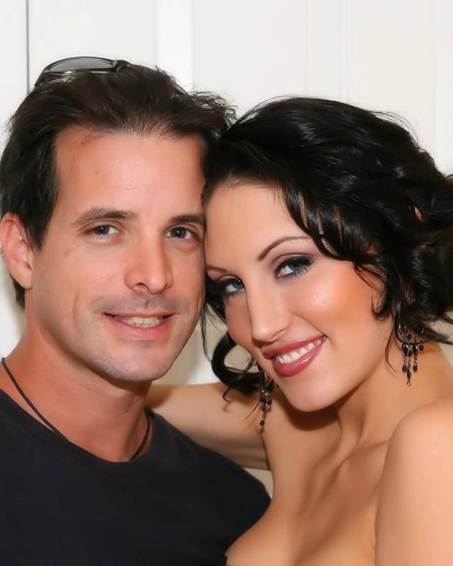 Щедрый муж поделился своей женой с лучшим другом 1 фотка